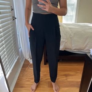 Aritzia Wilfred high waisted Trousers. Size US small. Black.